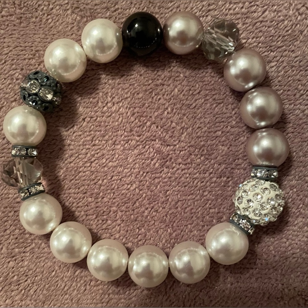 Elegant Faux Pearl and Crystal Beaded Bracelet
NIB.